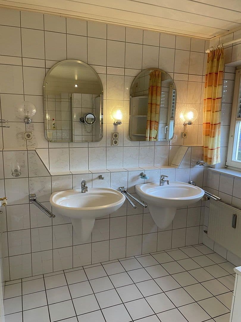 Pronájem bytu 4+1 165 m², Wincheringen, Porýní-Falc Pronájem bytu 4+1 165 m², Wincheringen, Porýní-Falc