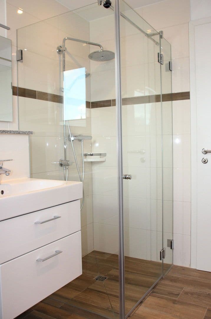 Pronájem bytu 4+1 143 m², Siegfeldstr. 1c, Hennef (Sieg), Severní Porýní-Vestfálsko Pronájem bytu 4+1 143 m², Siegfeldstr. 1c, Hennef (Sieg), Severní Porýní-Vestfálsko