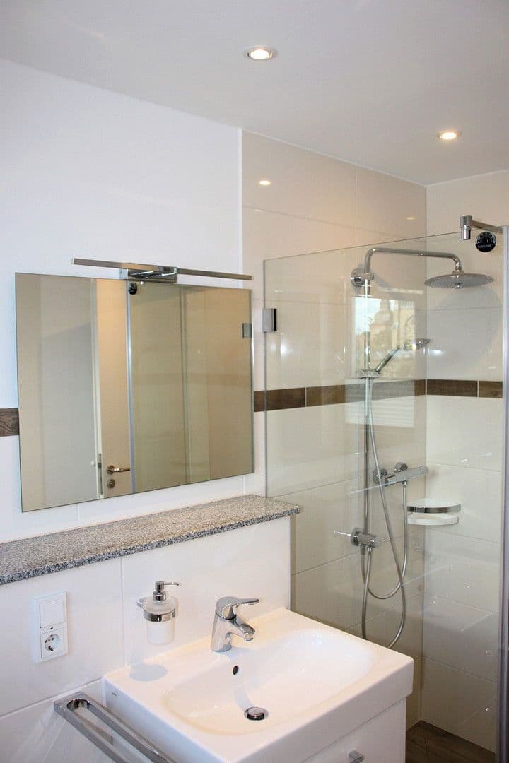 Pronájem bytu 4+1 143 m², Siegfeldstr. 1c, Hennef (Sieg), Severní Porýní-Vestfálsko Pronájem bytu 4+1 143 m², Siegfeldstr. 1c, Hennef (Sieg), Severní Porýní-Vestfálsko