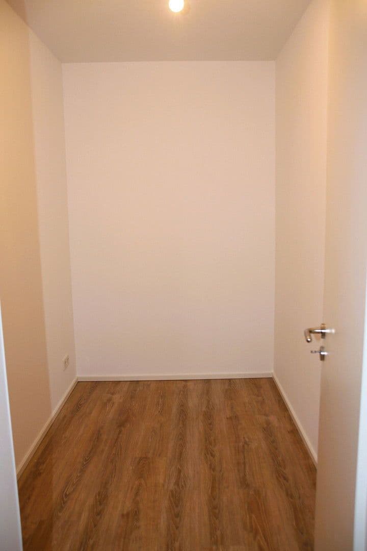 Pronájem bytu 4+1 143 m², Siegfeldstr. 1c, Hennef (Sieg), Severní Porýní-Vestfálsko Pronájem bytu 4+1 143 m², Siegfeldstr. 1c, Hennef (Sieg), Severní Porýní-Vestfálsko