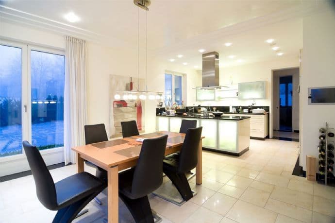 Prodej domu 400 m², pozemek 1.500 m², Bad Saulgau, Bádensko-Württembersko Prodej domu 400 m², pozemek 1.500 m², Bad Saulgau, Bádensko-Württembersko