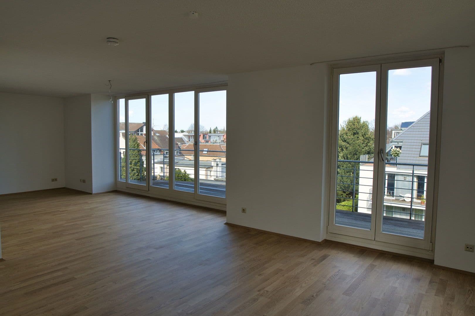 Pronájem bytu 3+1 114 m², Wilhelm-von-Capitaine Strasse 18, Köln, Severní Porýní-Vestfálsko Pronájem bytu 3+1 114 m², Wilhelm-von-Capitaine Strasse 18, Köln, Severní Porýní-Vestfálsko