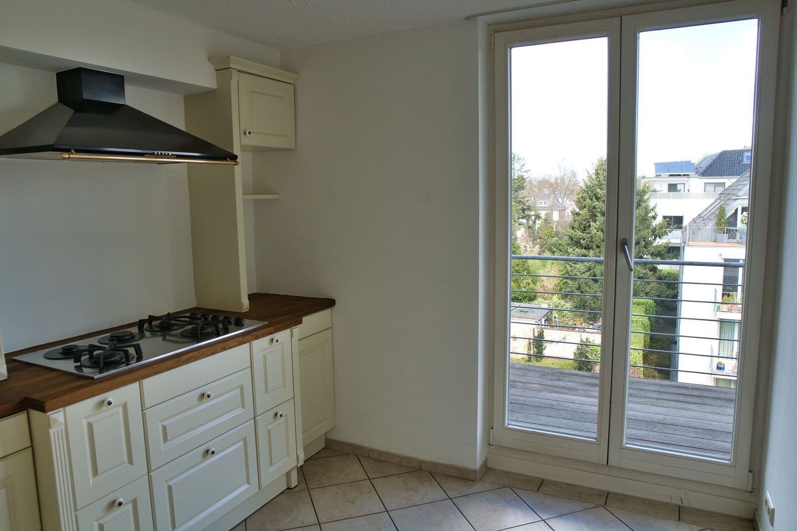 Pronájem bytu 3+1 114 m², Wilhelm-von-Capitaine Strasse 18, Köln, Severní Porýní-Vestfálsko Pronájem bytu 3+1 114 m², Wilhelm-von-Capitaine Strasse 18, Köln, Severní Porýní-Vestfálsko