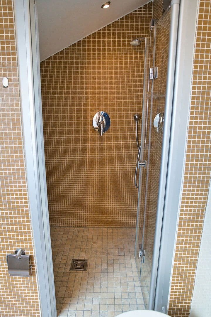 Pronájem bytu 3+1 114 m², Wilhelm-von-Capitaine Strasse 18, Köln, Severní Porýní-Vestfálsko Pronájem bytu 3+1 114 m², Wilhelm-von-Capitaine Strasse 18, Köln, Severní Porýní-Vestfálsko