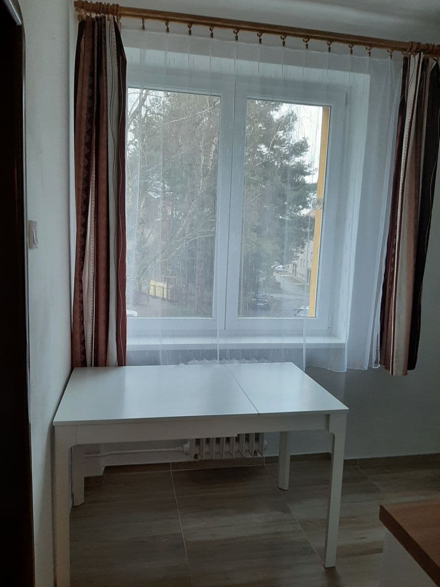 Pronájem bytu 2+1 50 m², Klecany, Středočeský kraj Pronájem bytu 2+1 50 m², Klecany, Středočeský kraj