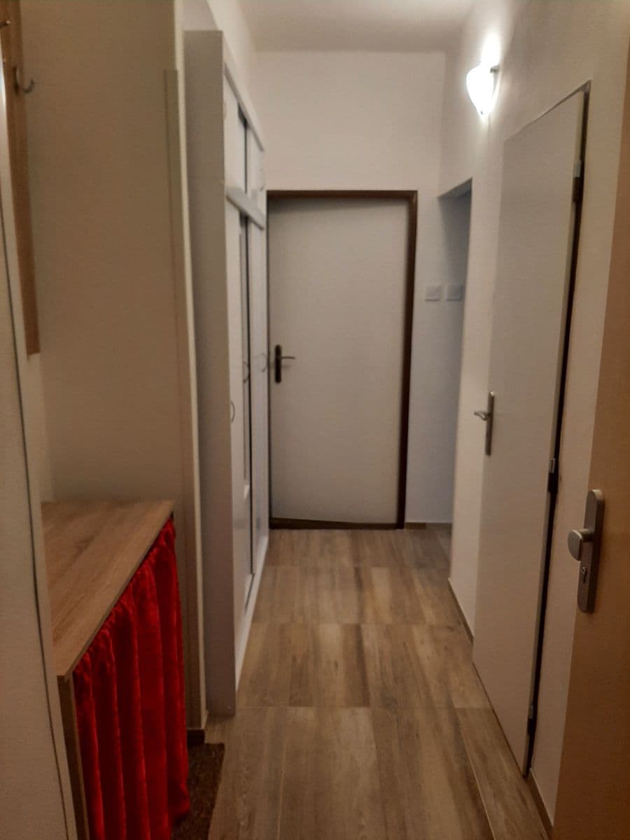 Pronájem bytu 2+1 50 m², Klecany, Středočeský kraj Pronájem bytu 2+1 50 m², Klecany, Středočeský kraj