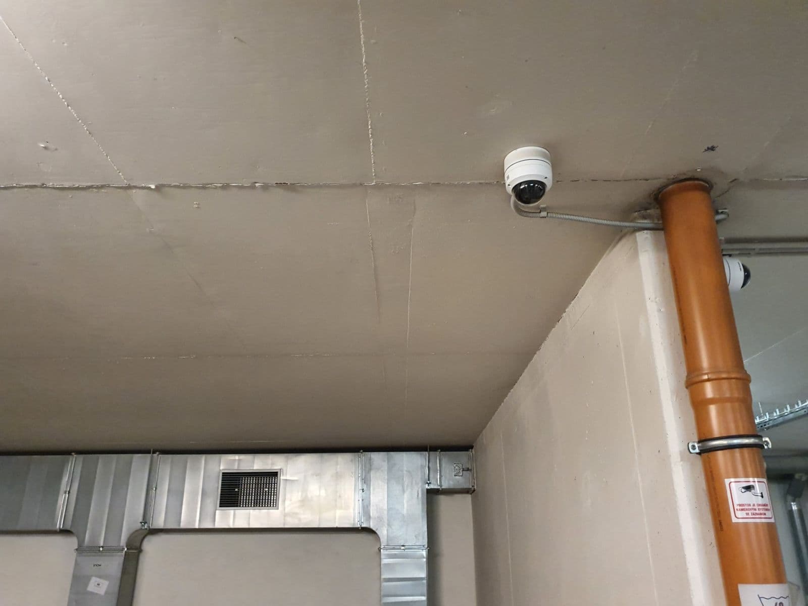 Pronájem garáže 18 m², Skuteckého, Praha, Praha Pronájem garáže 18 m², Skuteckého, Praha, Praha