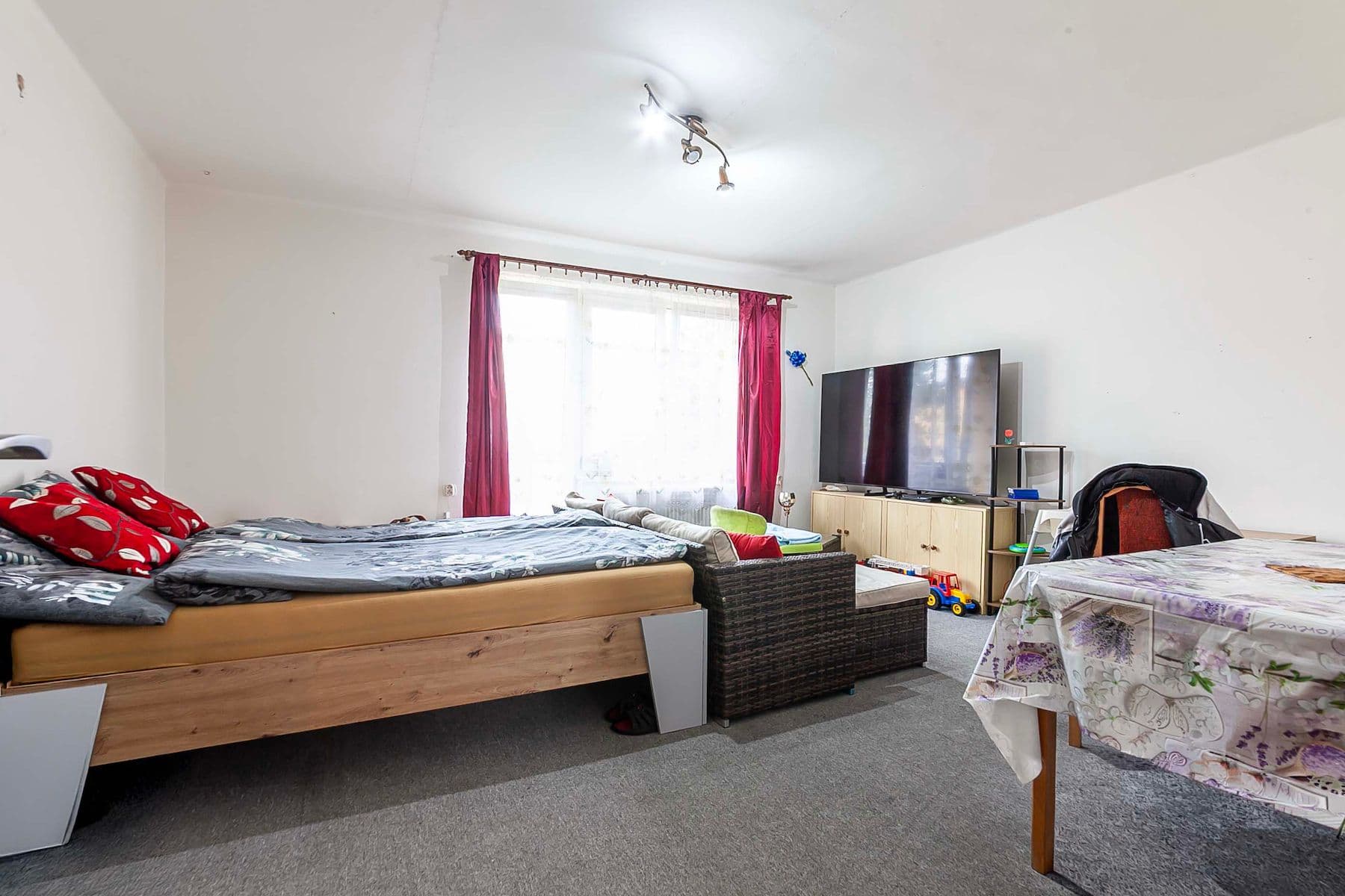 Prodej bytu 3+1 70 m², 1. máje, Uhlířské Janovice, Středočeský kraj Prodej bytu 3+1 70 m², 1. máje, Uhlířské Janovice, Středočeský kraj