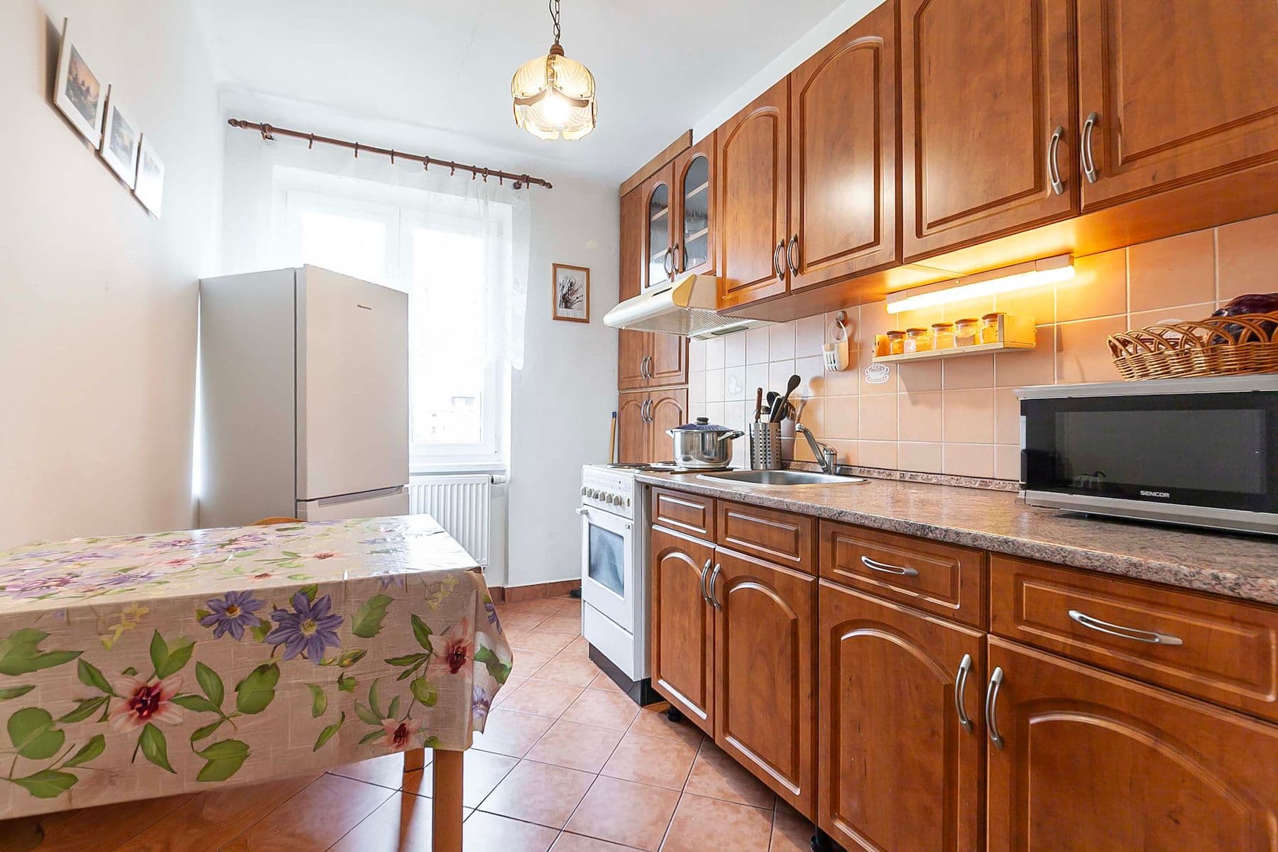 Prodej bytu 3+1 70 m², 1. máje, Uhlířské Janovice, Středočeský kraj Prodej bytu 3+1 70 m², 1. máje, Uhlířské Janovice, Středočeský kraj