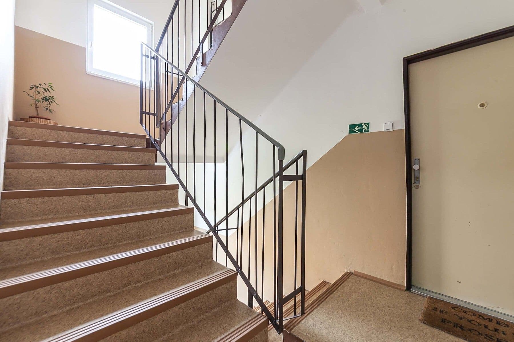 Prodej bytu 3+1 70 m², 1. máje, Uhlířské Janovice, Středočeský kraj Prodej bytu 3+1 70 m², 1. máje, Uhlířské Janovice, Středočeský kraj