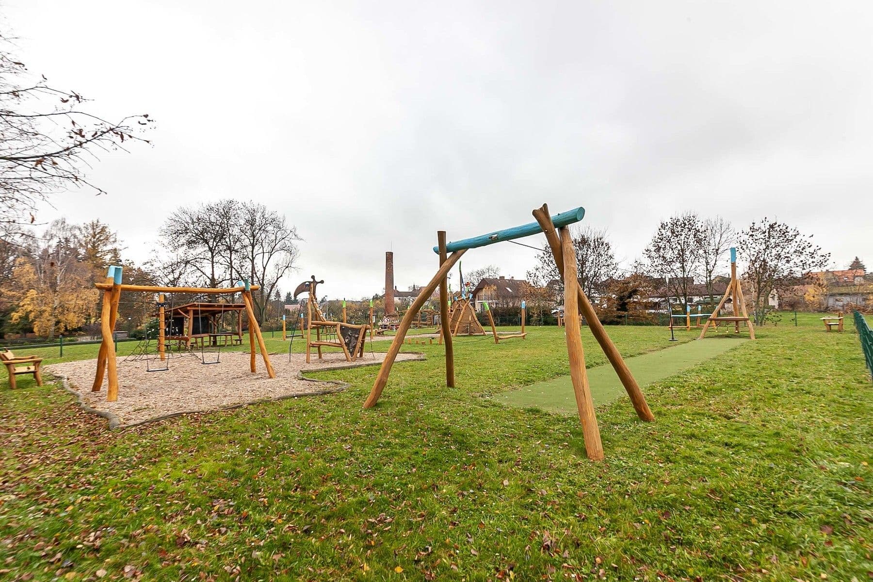 Prodej bytu 3+1 70 m², 1. máje, Uhlířské Janovice, Středočeský kraj Prodej bytu 3+1 70 m², 1. máje, Uhlířské Janovice, Středočeský kraj