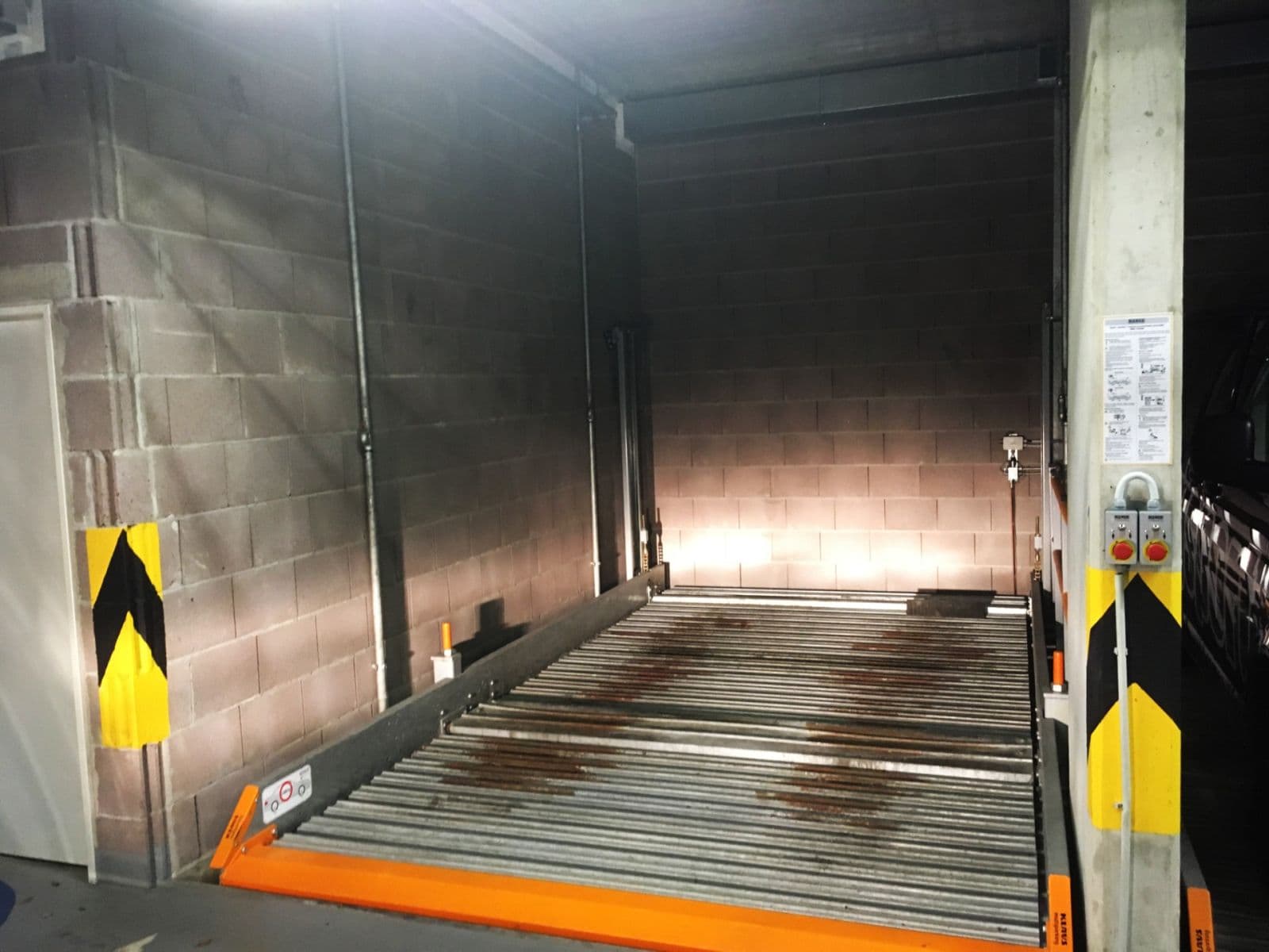 Pronájem garáže 20 m², Nad Závěrkou, Praha, Praha Pronájem garáže 20 m², Nad Závěrkou, Praha, Praha