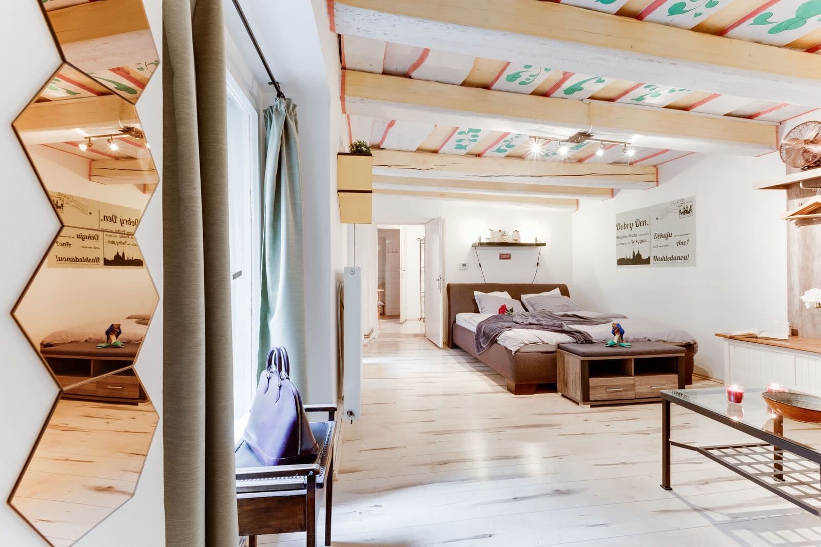 Pronájem bytu 1+1 31 m², Malostranské náměstí, Praha, Praha Pronájem bytu 1+1 31 m², Malostranské náměstí, Praha, Praha