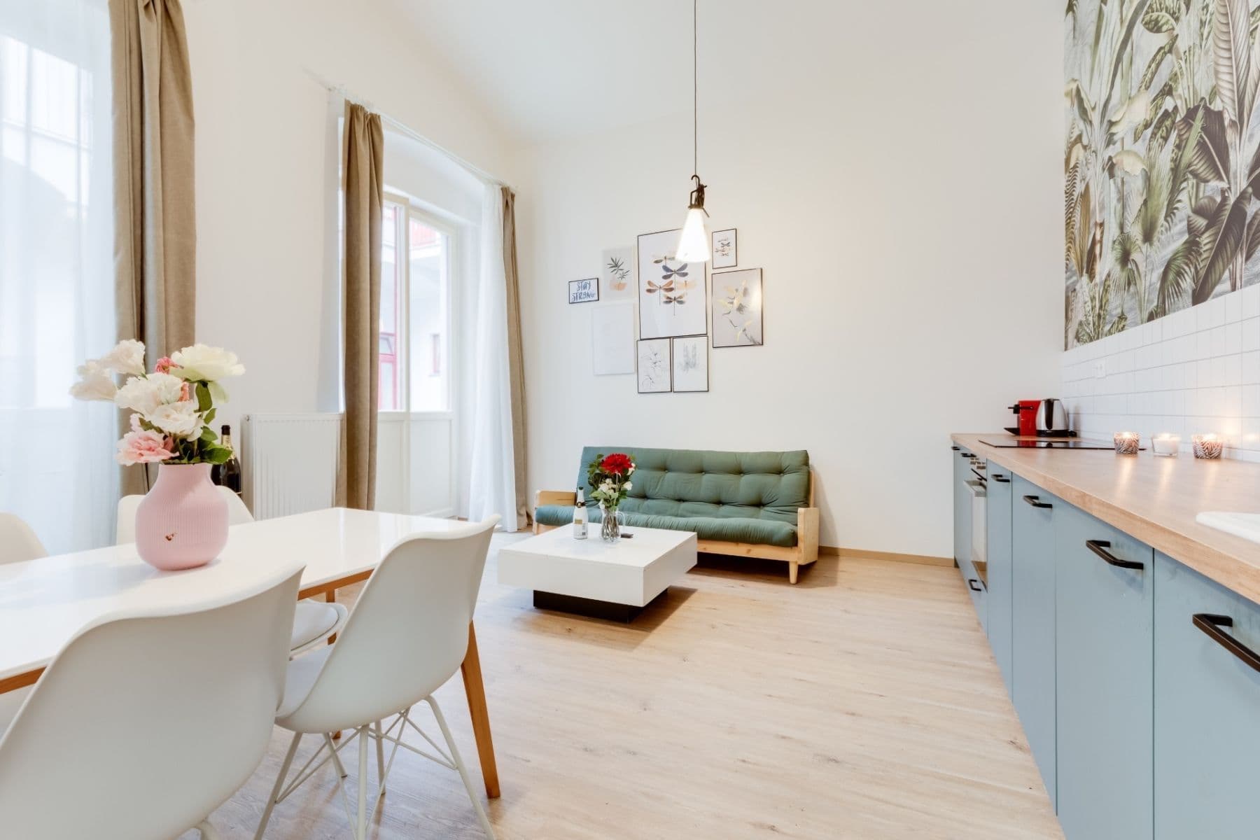 Pronájem bytu 2+kk 55 m², Prvního pluku, Praha, Praha Pronájem bytu 2+kk 55 m², Prvního pluku, Praha, Praha