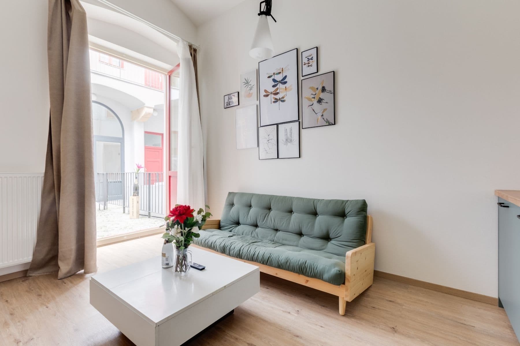 Pronájem bytu 2+kk 55 m², Prvního pluku, Praha, Praha Pronájem bytu 2+kk 55 m², Prvního pluku, Praha, Praha