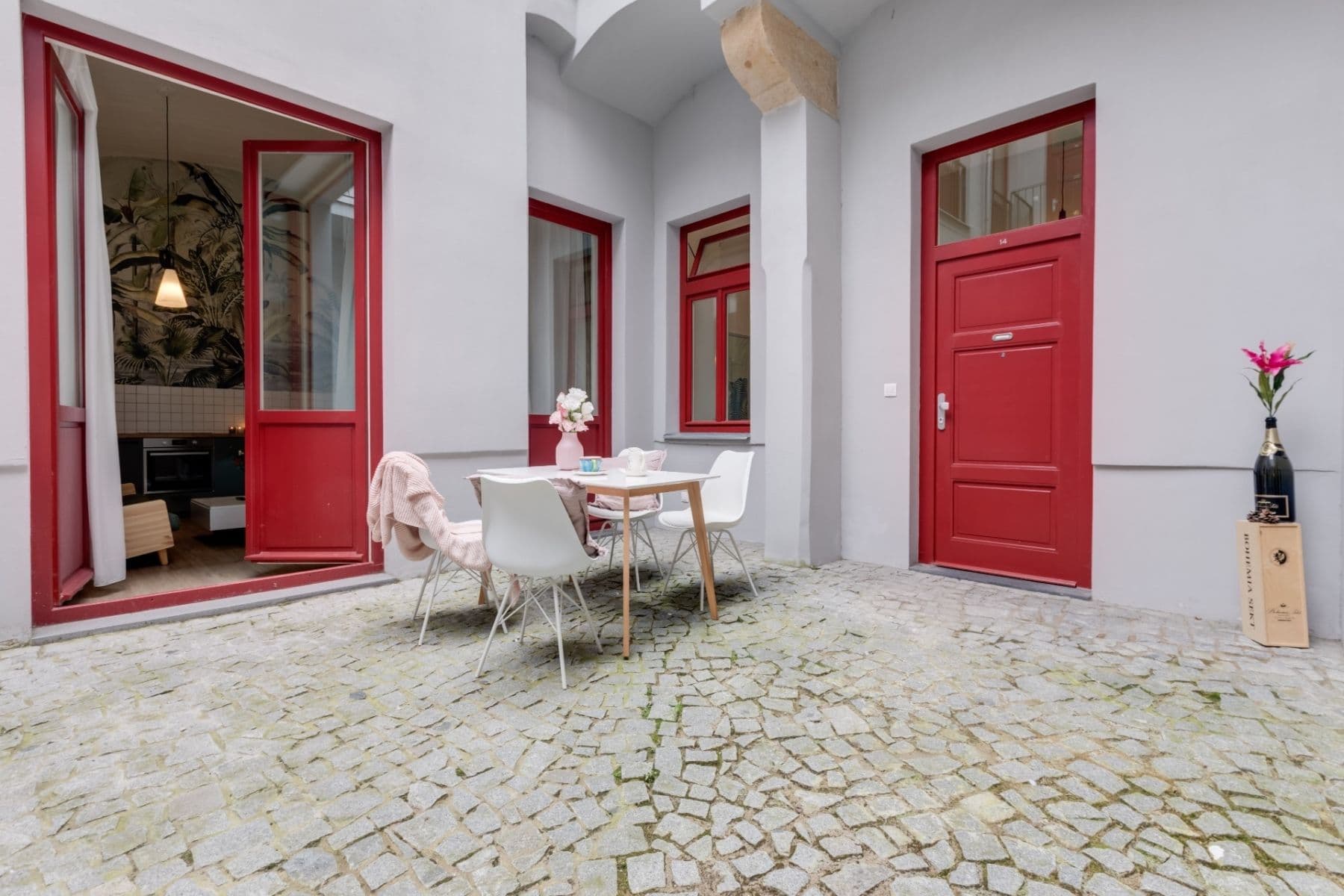 Pronájem bytu 2+kk 55 m², Prvního pluku, Praha, Praha Pronájem bytu 2+kk 55 m², Prvního pluku, Praha, Praha