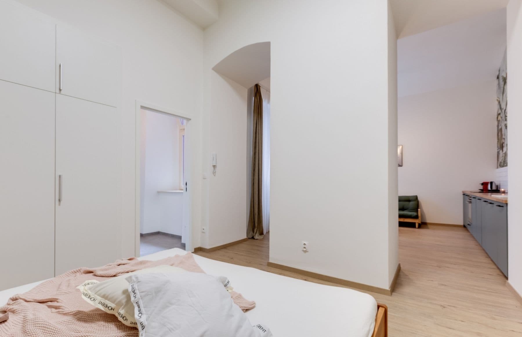 Pronájem bytu 2+kk 55 m², Prvního pluku, Praha, Praha Pronájem bytu 2+kk 55 m², Prvního pluku, Praha, Praha
