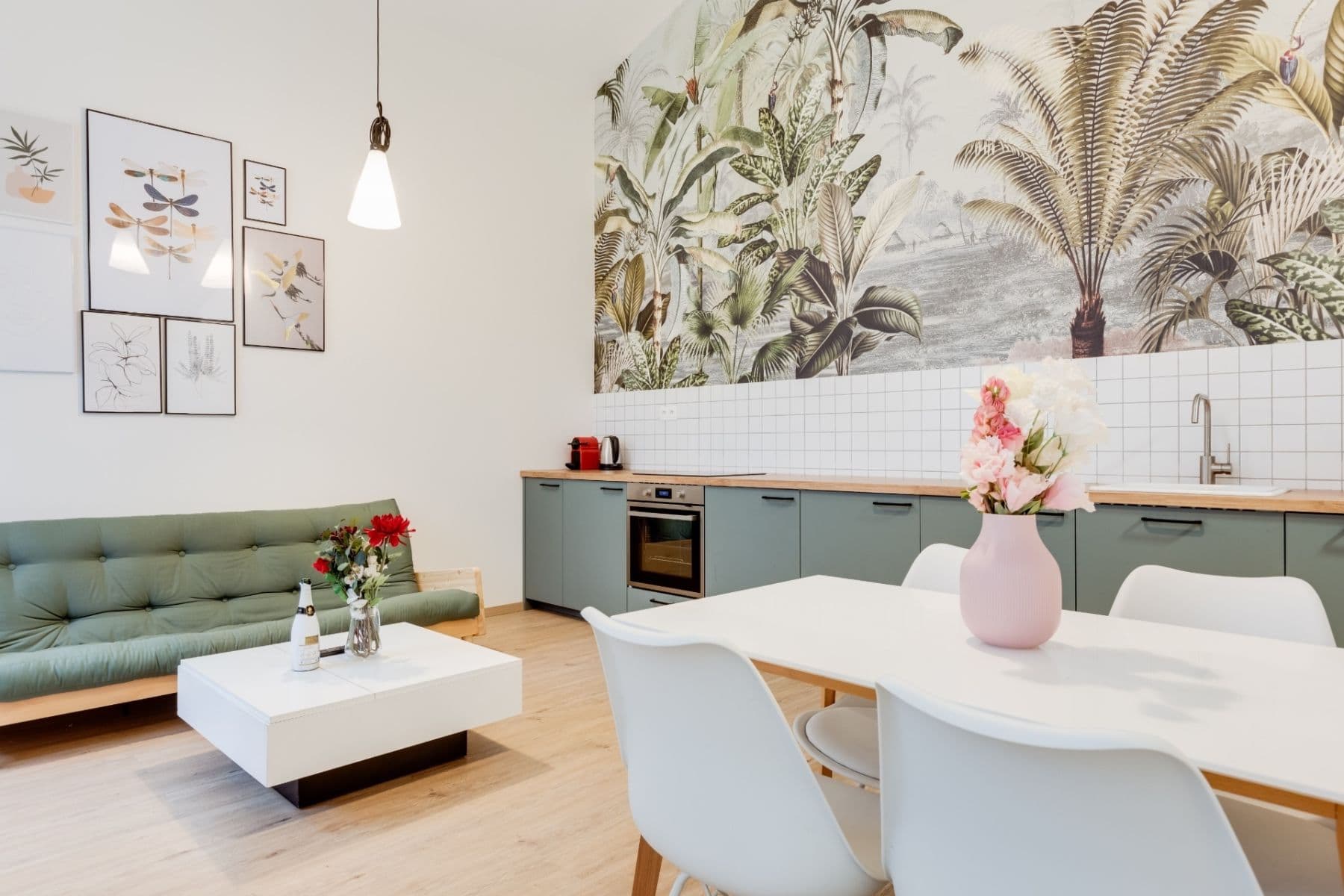 Pronájem bytu 2+kk 55 m², Prvního pluku, Praha, Praha Pronájem bytu 2+kk 55 m², Prvního pluku, Praha, Praha