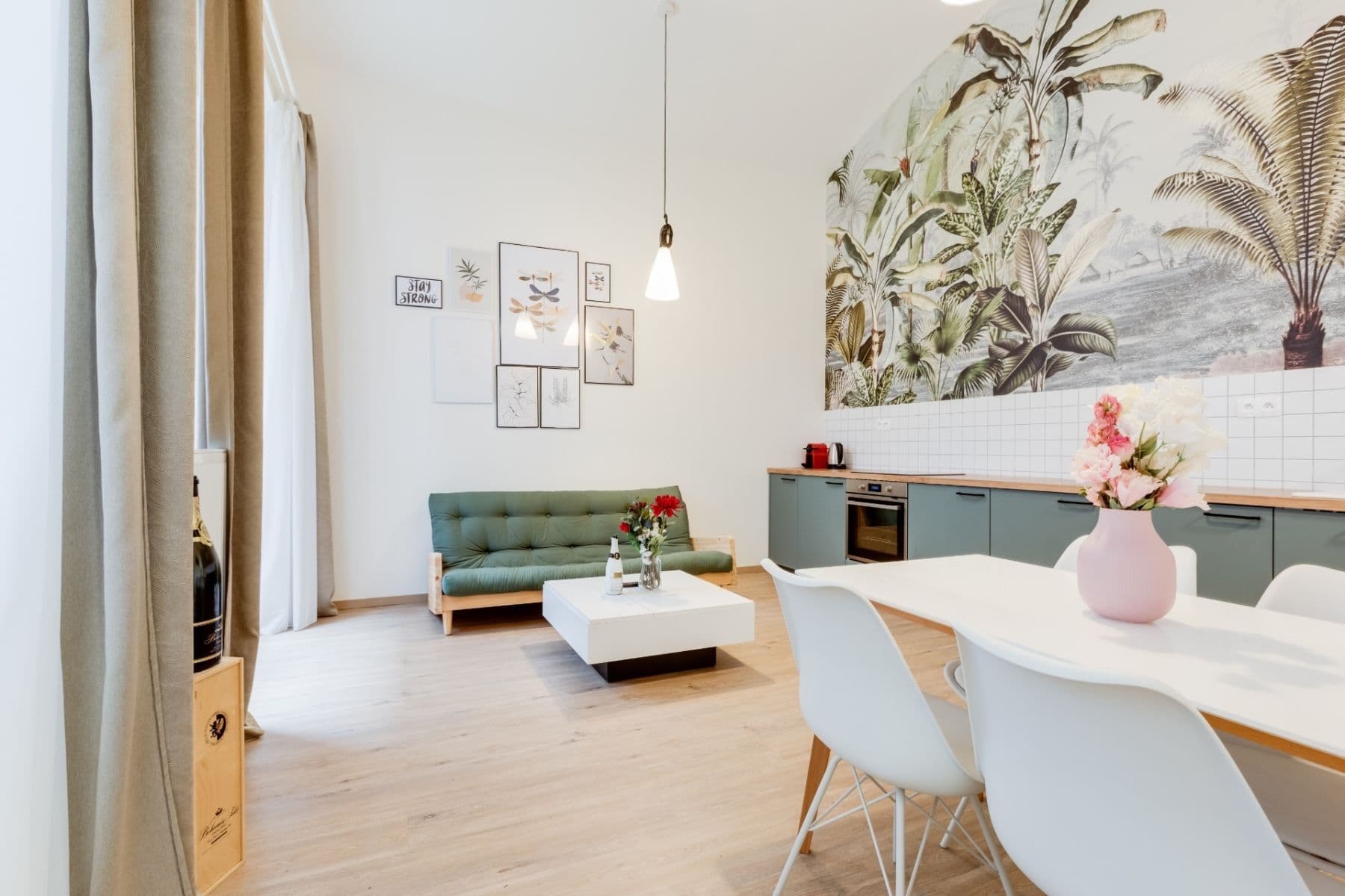 Pronájem bytu 2+kk 55 m², Prvního pluku, Praha, Praha Pronájem bytu 2+kk 55 m², Prvního pluku, Praha, Praha
