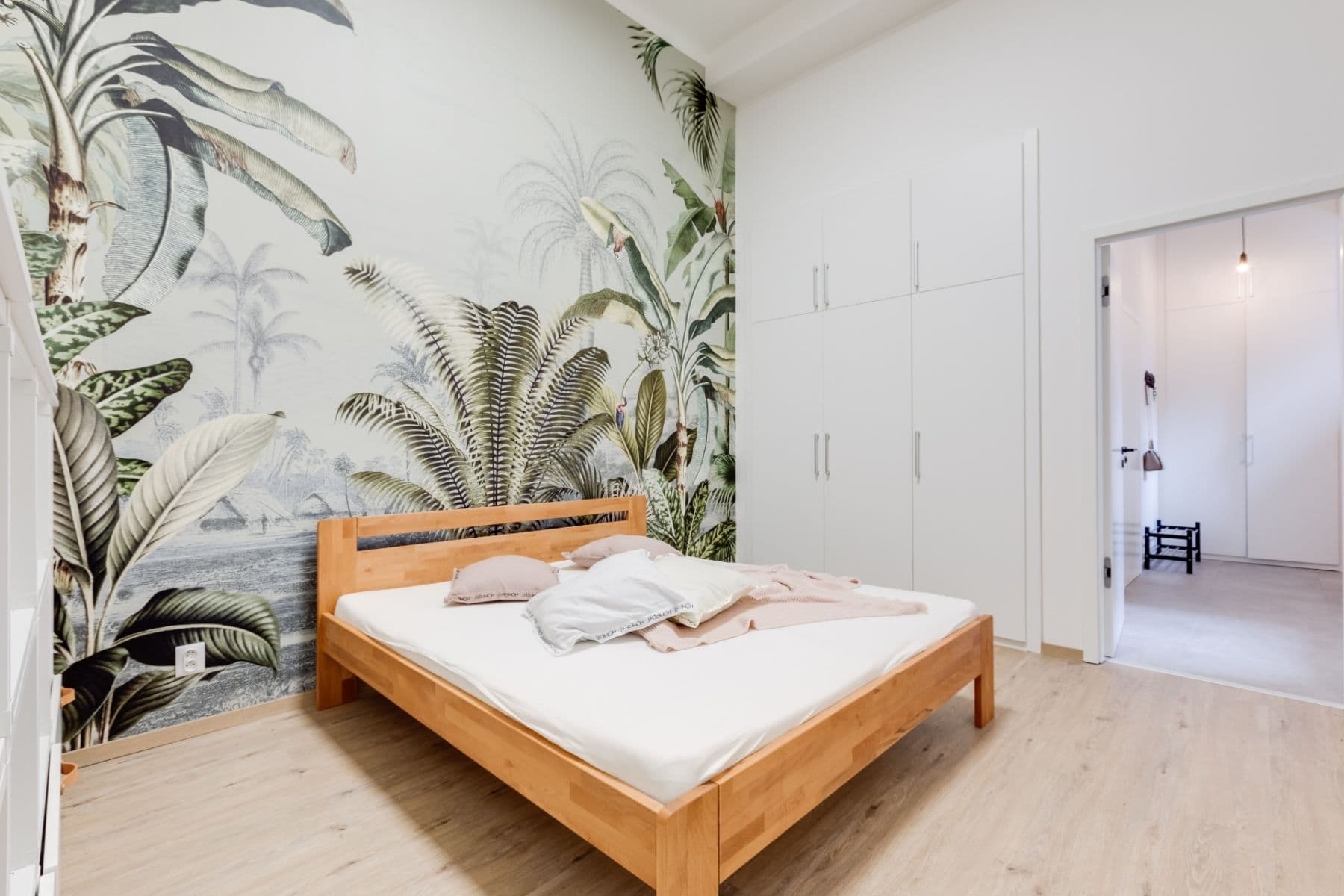 Pronájem bytu 2+kk 55 m², Prvního pluku, Praha, Praha Pronájem bytu 2+kk 55 m², Prvního pluku, Praha, Praha