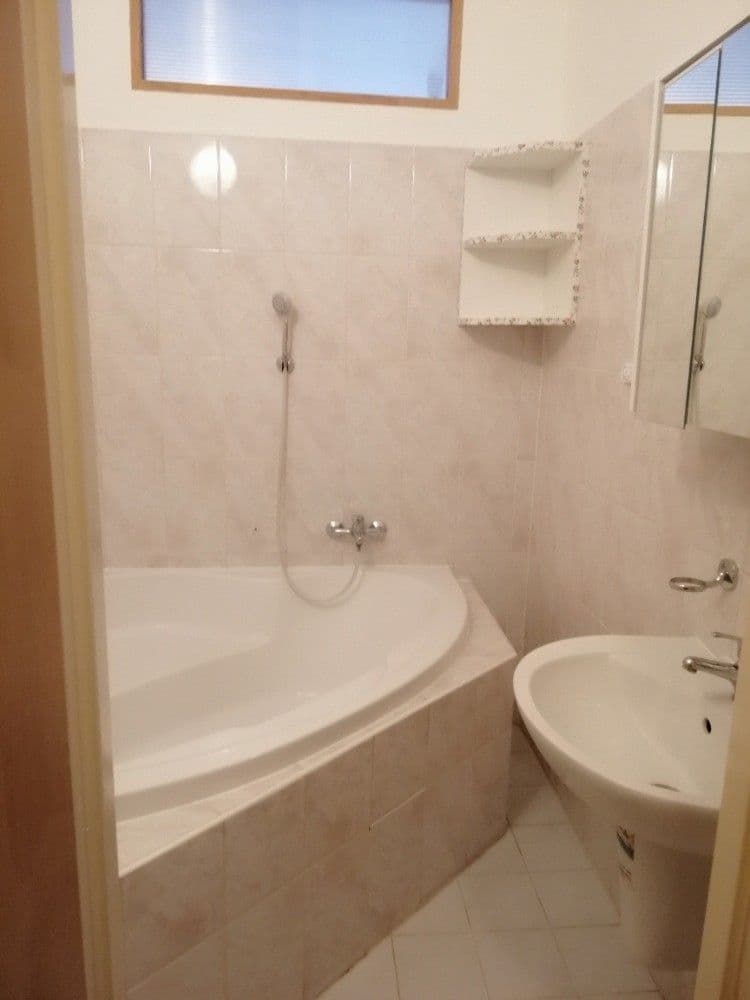 Pronájem bytu 2+1 60 m², V Lukách, Heřmanův Městec, Pardubický kraj Pronájem bytu 2+1 60 m², V Lukách, Heřmanův Městec, Pardubický kraj