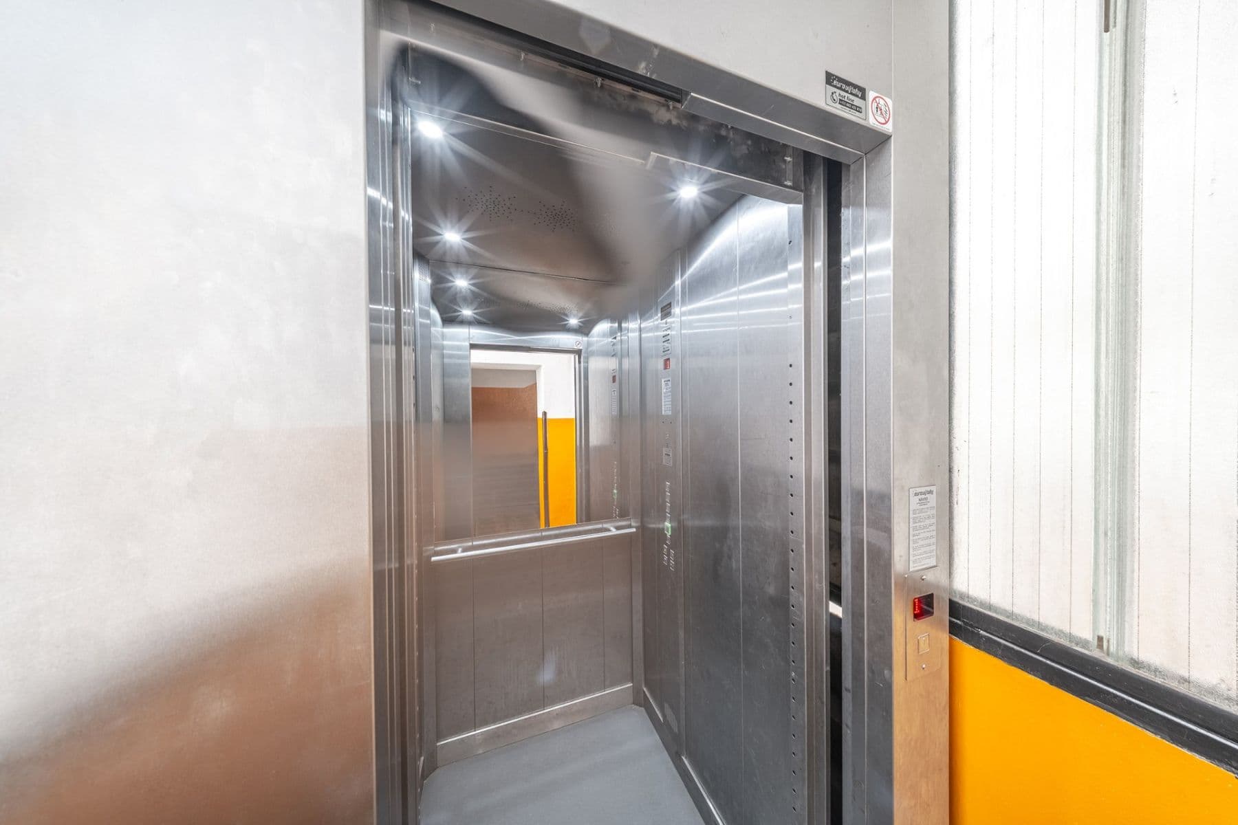 Prodej bytu 3+1 139 m², Mělnická, Praha, Praha Prodej bytu 3+1 139 m², Mělnická, Praha, Praha