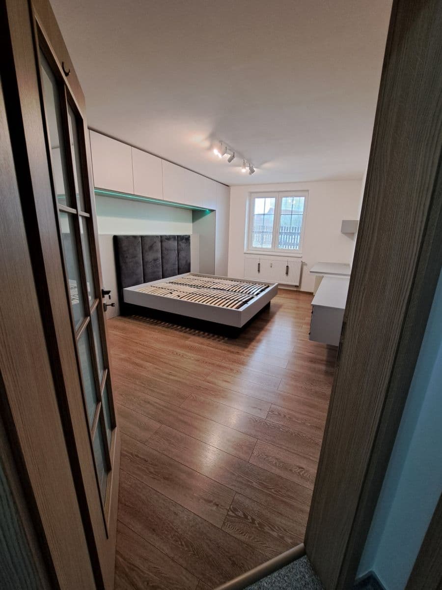 Pronájem bytu 3+kk 78 m², Velvarská, Horoměřice, Středočeský kraj Pronájem bytu 3+kk 78 m², Velvarská, Horoměřice, Středočeský kraj