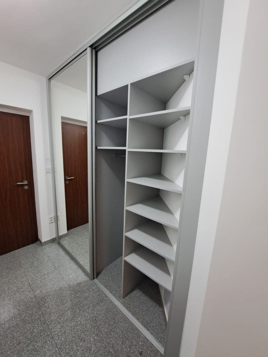 Pronájem bytu 3+kk 78 m², Velvarská, Horoměřice, Středočeský kraj Pronájem bytu 3+kk 78 m², Velvarská, Horoměřice, Středočeský kraj