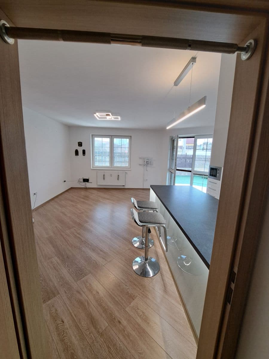 Pronájem bytu 3+kk 78 m², Velvarská, Horoměřice, Středočeský kraj Pronájem bytu 3+kk 78 m², Velvarská, Horoměřice, Středočeský kraj