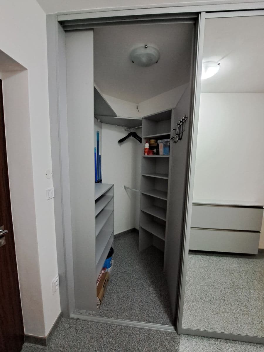 Pronájem bytu 3+kk 78 m², Velvarská, Horoměřice, Středočeský kraj Pronájem bytu 3+kk 78 m², Velvarská, Horoměřice, Středočeský kraj