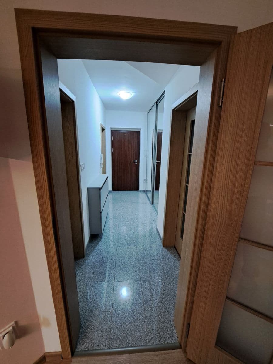 Pronájem bytu 3+kk 78 m², Velvarská, Horoměřice, Středočeský kraj Pronájem bytu 3+kk 78 m², Velvarská, Horoměřice, Středočeský kraj