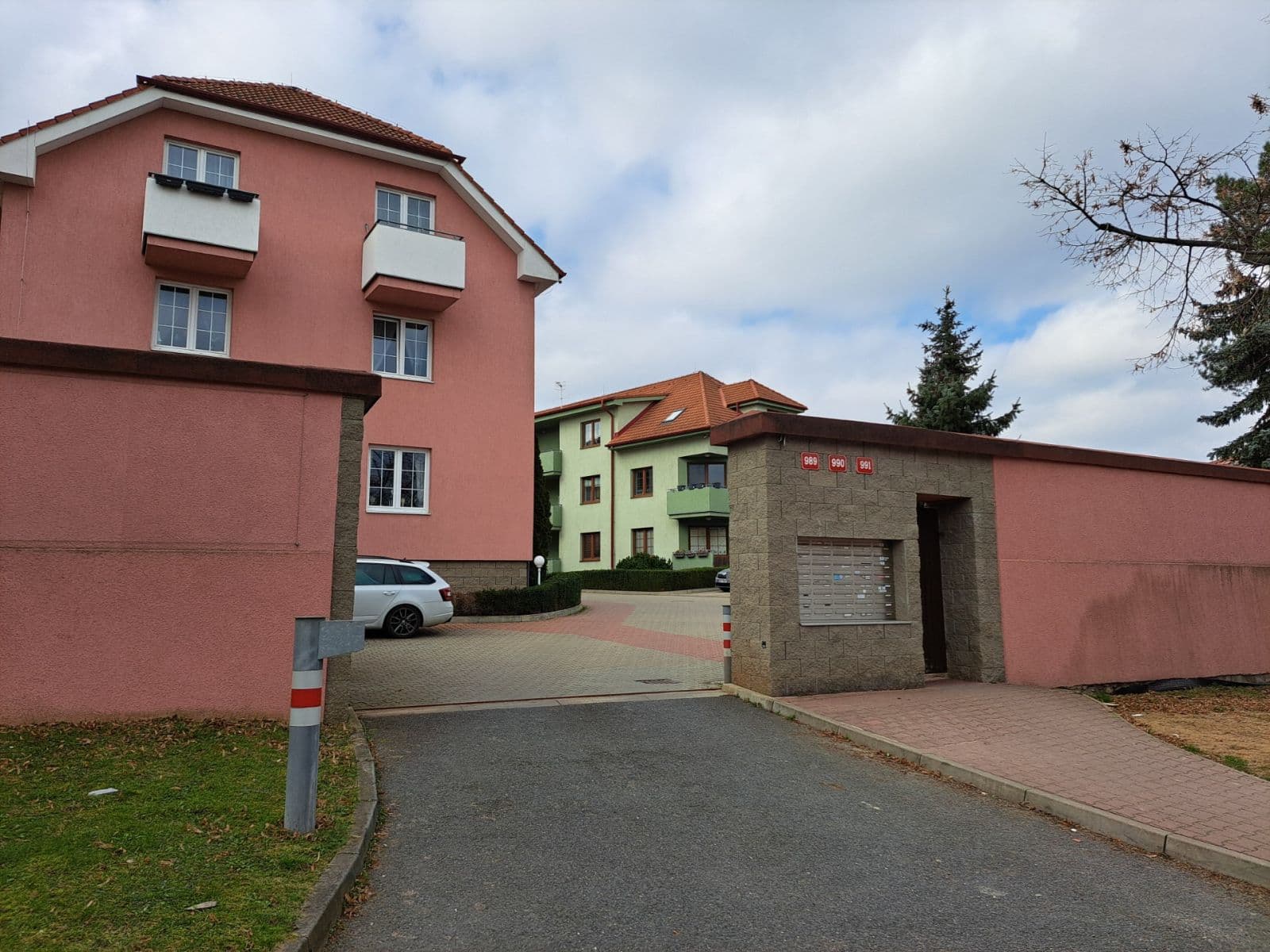 Pronájem bytu 3+kk 78 m², Velvarská, Horoměřice, Středočeský kraj Pronájem bytu 3+kk 78 m², Velvarská, Horoměřice, Středočeský kraj