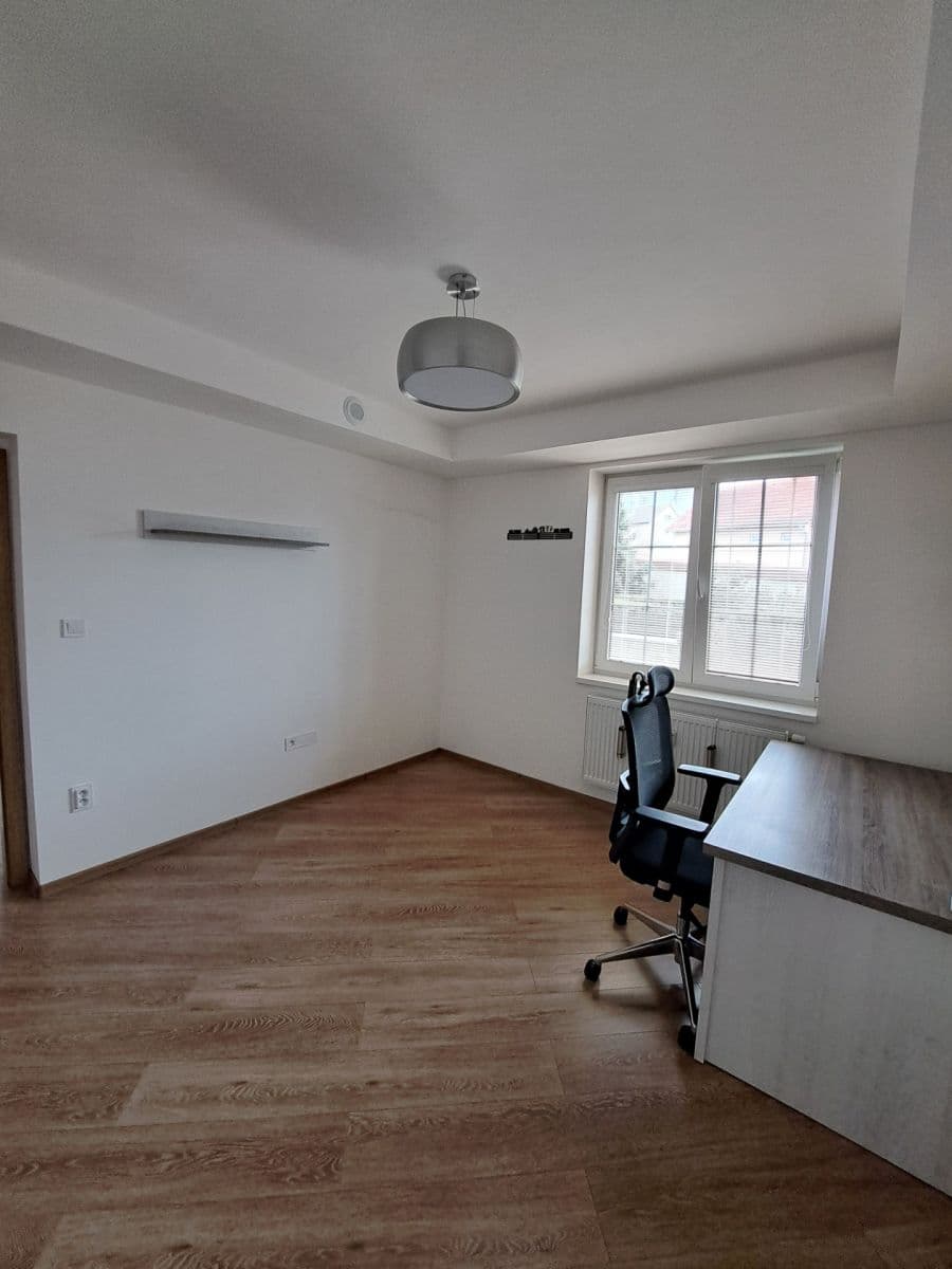 Pronájem bytu 3+kk 78 m², Velvarská, Horoměřice, Středočeský kraj Pronájem bytu 3+kk 78 m², Velvarská, Horoměřice, Středočeský kraj