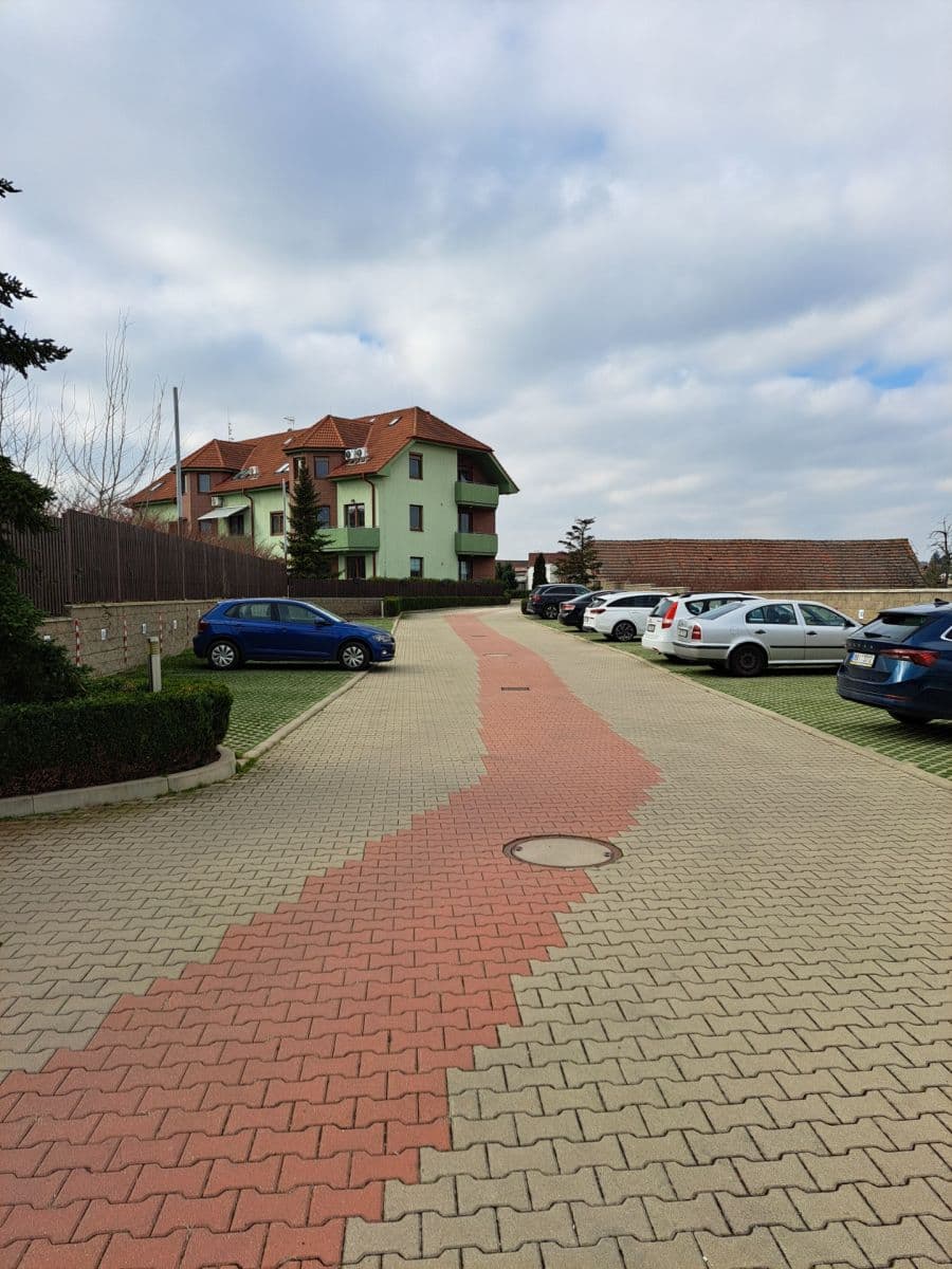 Pronájem bytu 3+kk 78 m², Velvarská, Horoměřice, Středočeský kraj Pronájem bytu 3+kk 78 m², Velvarská, Horoměřice, Středočeský kraj