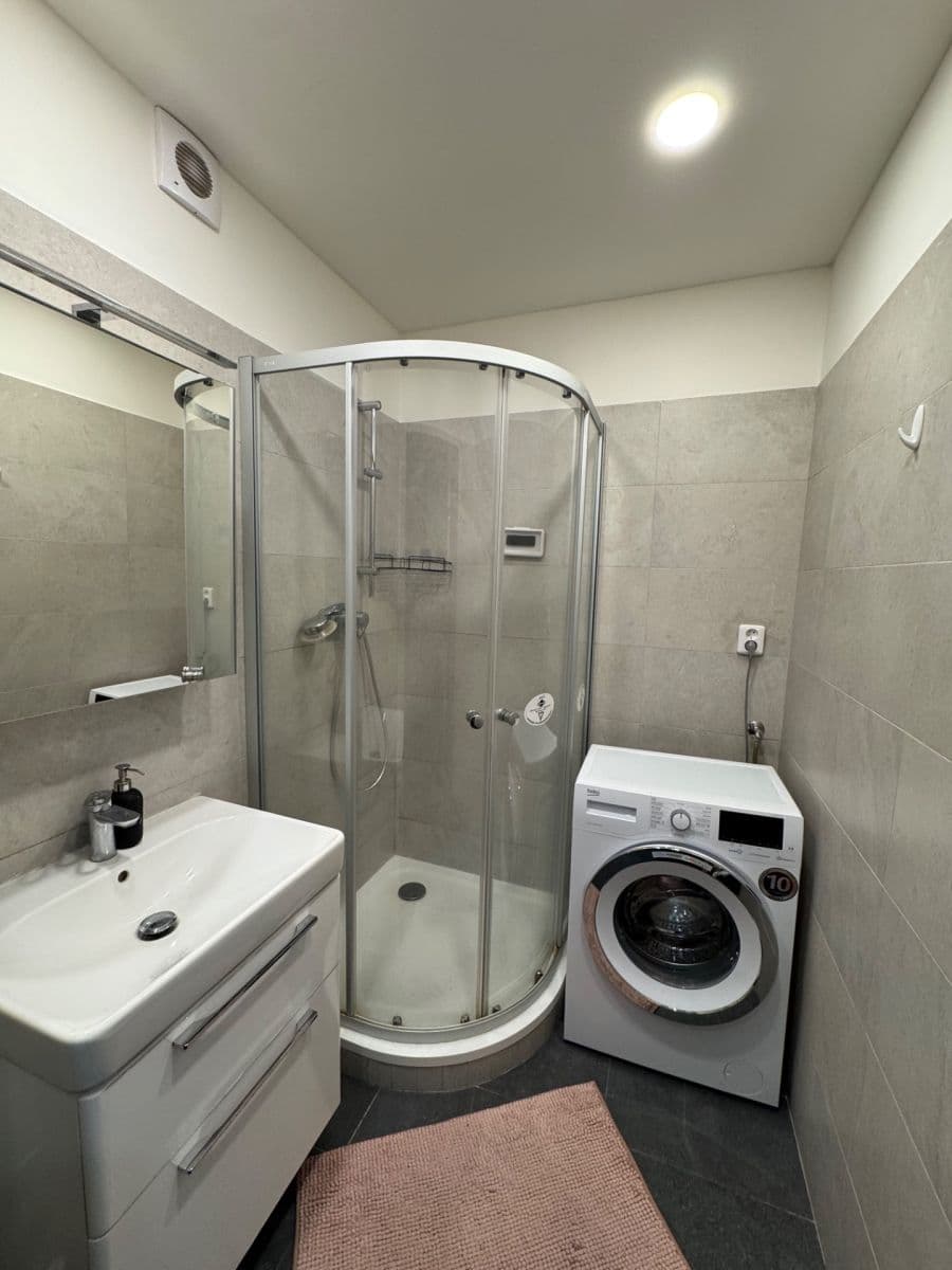 Prodej bytu 2+kk 43 m², Kurčatovova, Praha, Praha Prodej bytu 2+kk 43 m², Kurčatovova, Praha, Praha