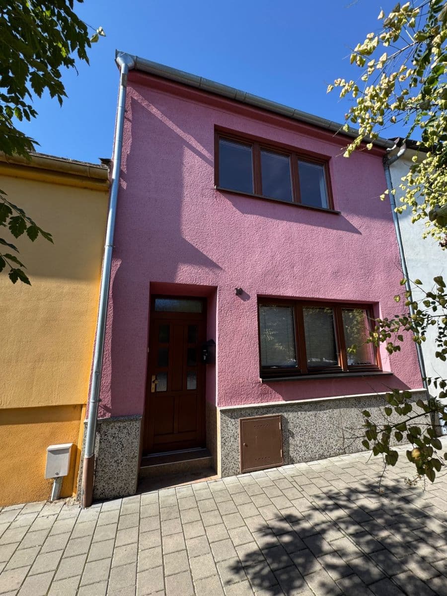 Prodej domu 88 m², pozemek 180 m², Rybářská, Ivančice, Jihomoravský kraj Prodej domu 88 m², pozemek 180 m², Rybářská, Ivančice, Jihomoravský kraj