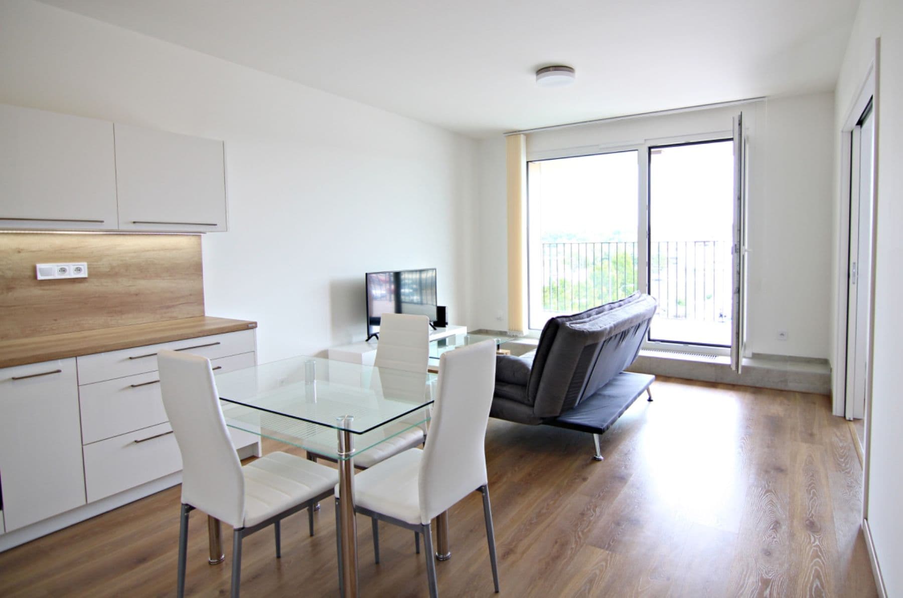 Pronájem bytu 2+kk 63 m², U Červeného mlýna, Brno, Jihomoravský kraj Pronájem bytu 2+kk 63 m², U Červeného mlýna, Brno, Jihomoravský kraj