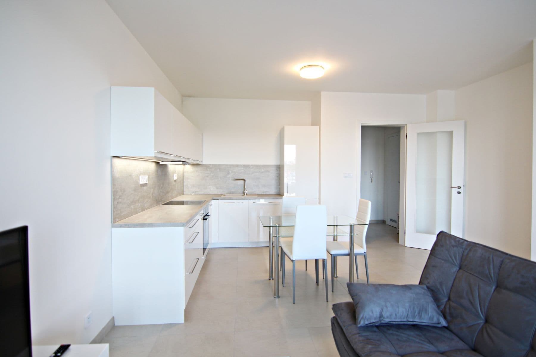 Pronájem bytu 2+kk 65 m², U Červeného mlýna, Brno, Jihomoravský kraj Pronájem bytu 2+kk 65 m², U Červeného mlýna, Brno, Jihomoravský kraj