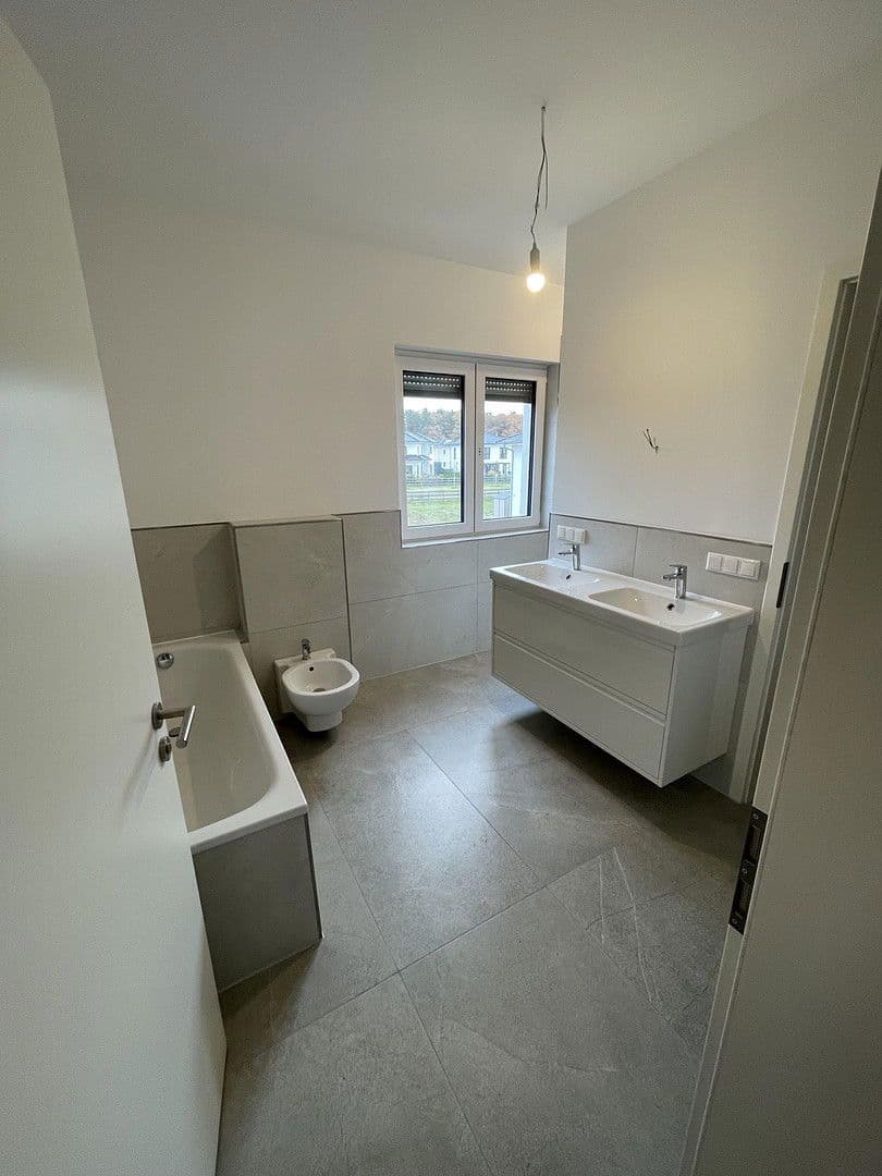 Pronájem domu 130 m², pozemek 300 m², Burgundstraße 22, Ludwigsfelde, Braniborsko Pronájem domu 130 m², pozemek 300 m², Burgundstraße 22, Ludwigsfelde, Braniborsko