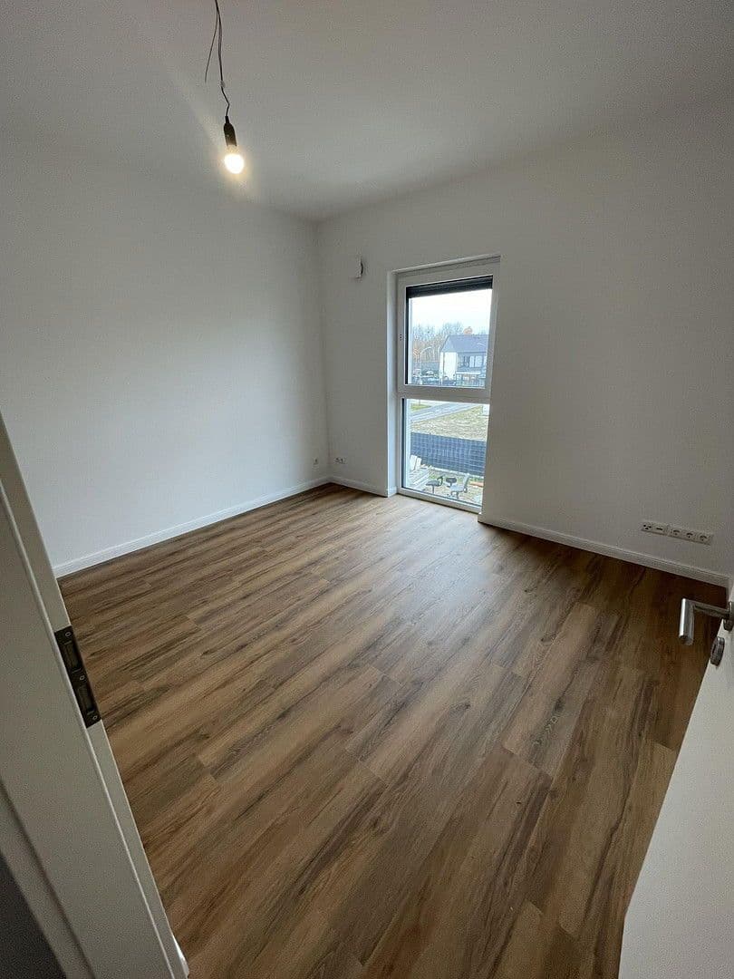 Pronájem domu 130 m², pozemek 300 m², Burgundstraße 22, Ludwigsfelde, Braniborsko Pronájem domu 130 m², pozemek 300 m², Burgundstraße 22, Ludwigsfelde, Braniborsko
