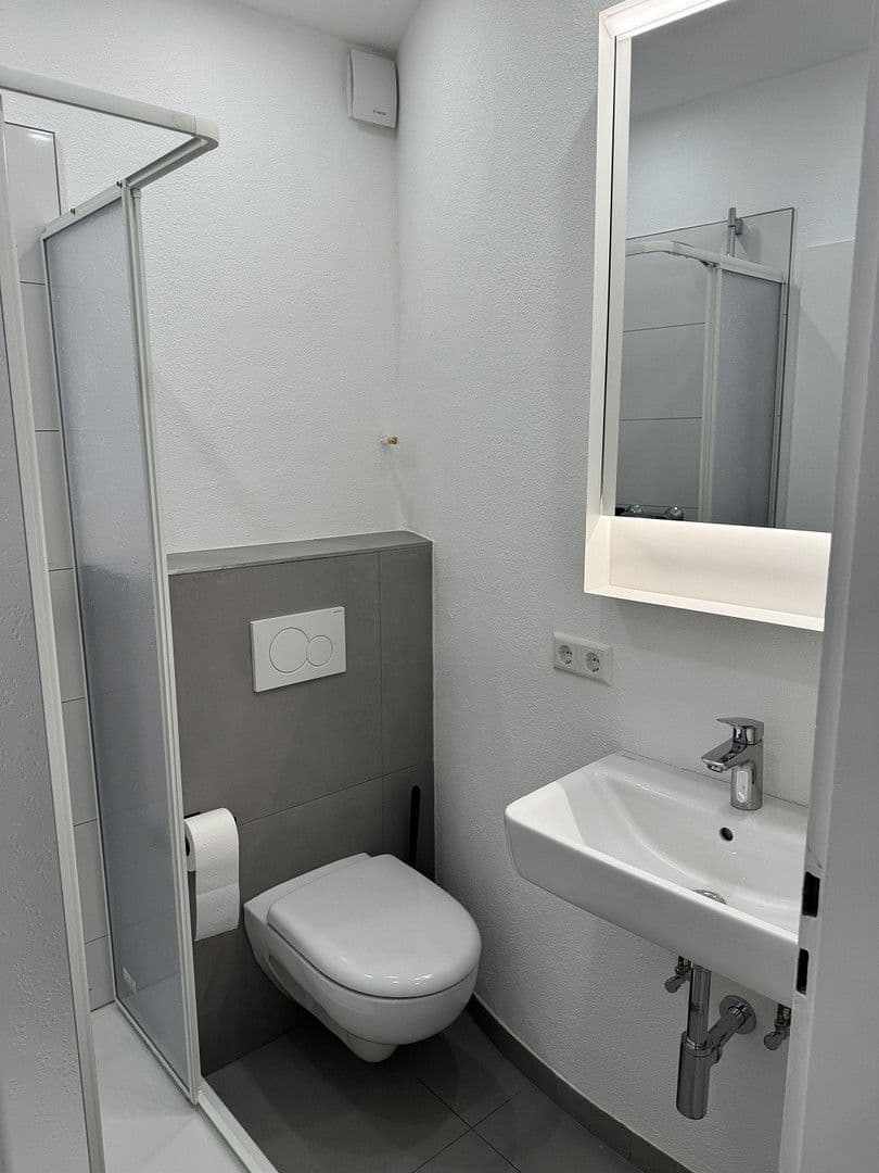 Pronájem bytu 1+1 26 m², Stuttgart, Bádensko-Württembersko Pronájem bytu 1+1 26 m², Stuttgart, Bádensko-Württembersko