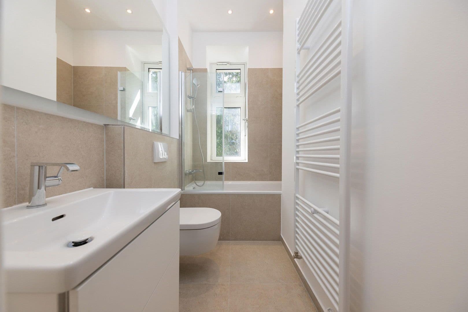 Prodej bytu 5+1 131 m², Unter den Eichen 55, Berlin, Berlín Prodej bytu 5+1 131 m², Unter den Eichen 55, Berlin, Berlín