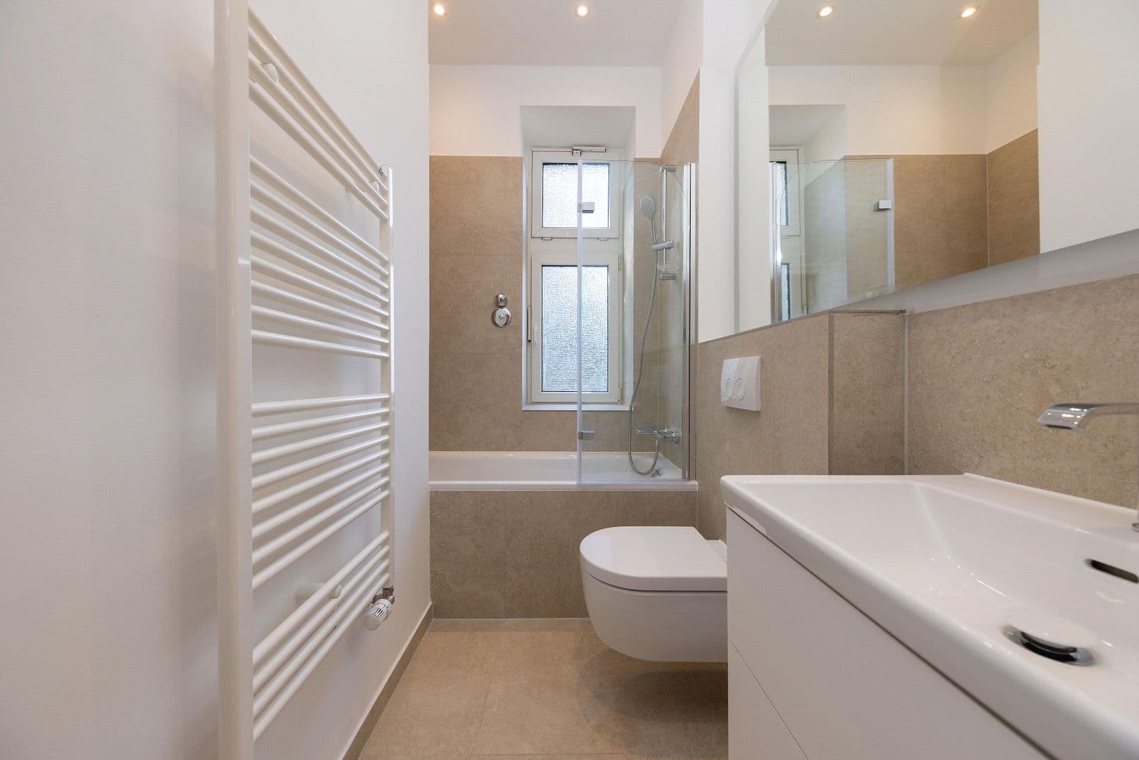 Prodej bytu 5+1 131 m², Unter den Eichen 55, Berlin, Berlín Prodej bytu 5+1 131 m², Unter den Eichen 55, Berlin, Berlín