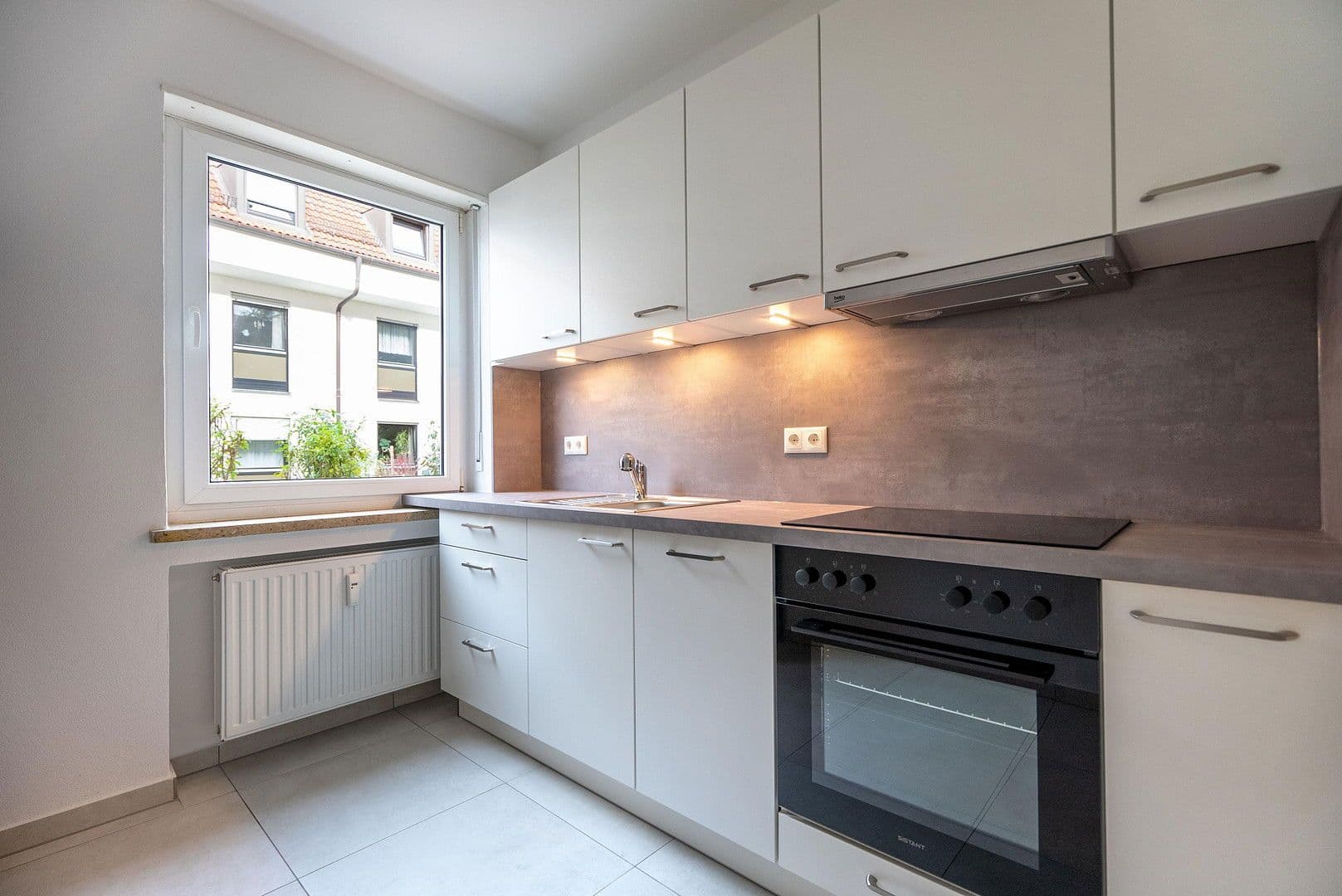 Pronájem bytu 2+1 52 m², Brunnenstraße 46a, Augsburg, Bavorsko Pronájem bytu 2+1 52 m², Brunnenstraße 46a, Augsburg, Bavorsko
