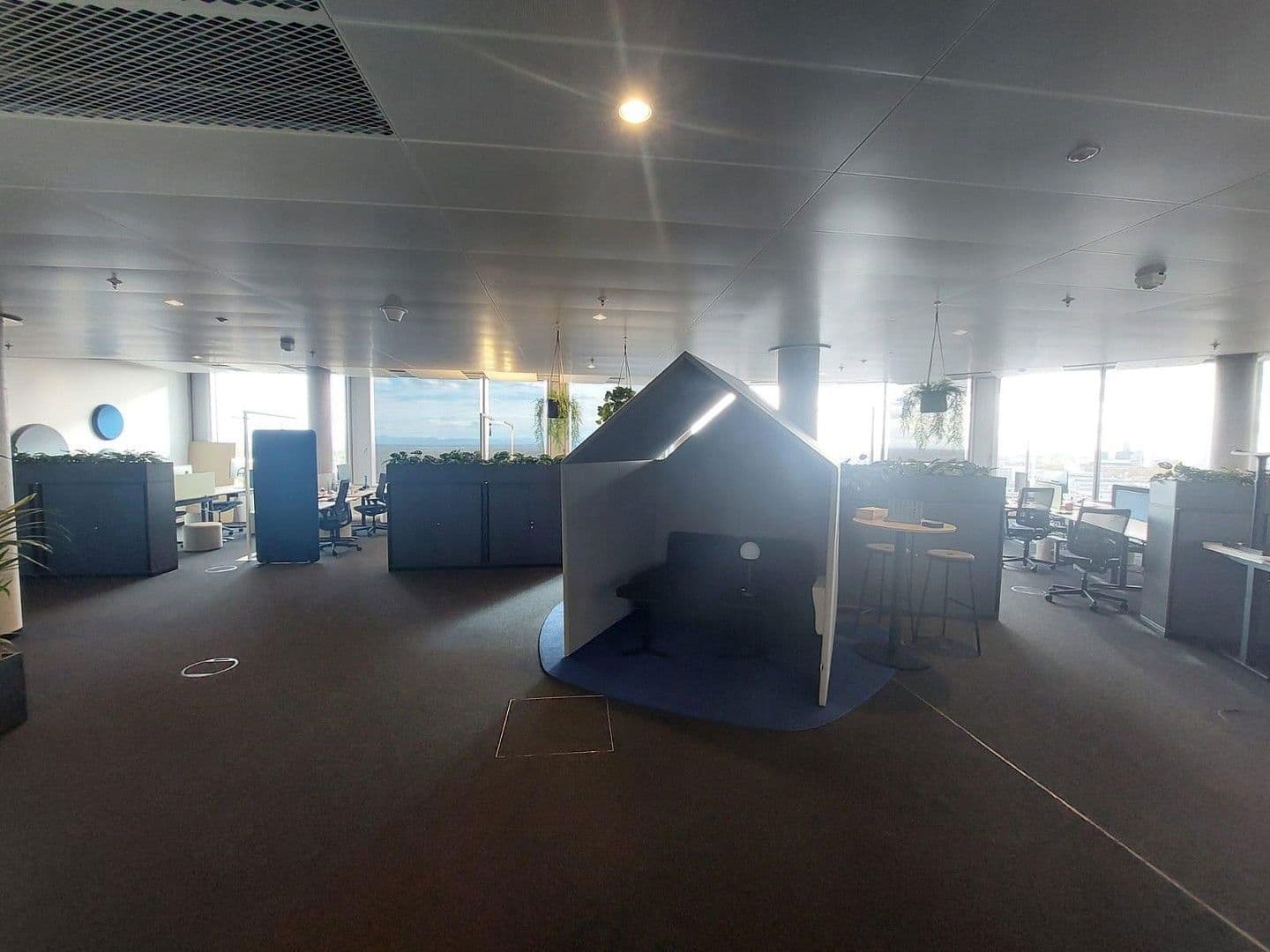 Pronájem kanceláře 420 m², Hermann-Weinhauser-Strasse 73, München, Bavorsko Pronájem kanceláře 420 m², Hermann-Weinhauser-Strasse 73, München, Bavorsko