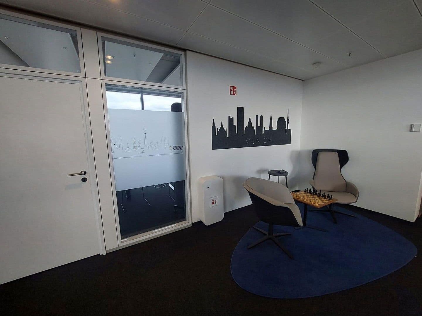 Pronájem kanceláře 420 m², Hermann-Weinhauser-Strasse 73, München, Bavorsko Pronájem kanceláře 420 m², Hermann-Weinhauser-Strasse 73, München, Bavorsko