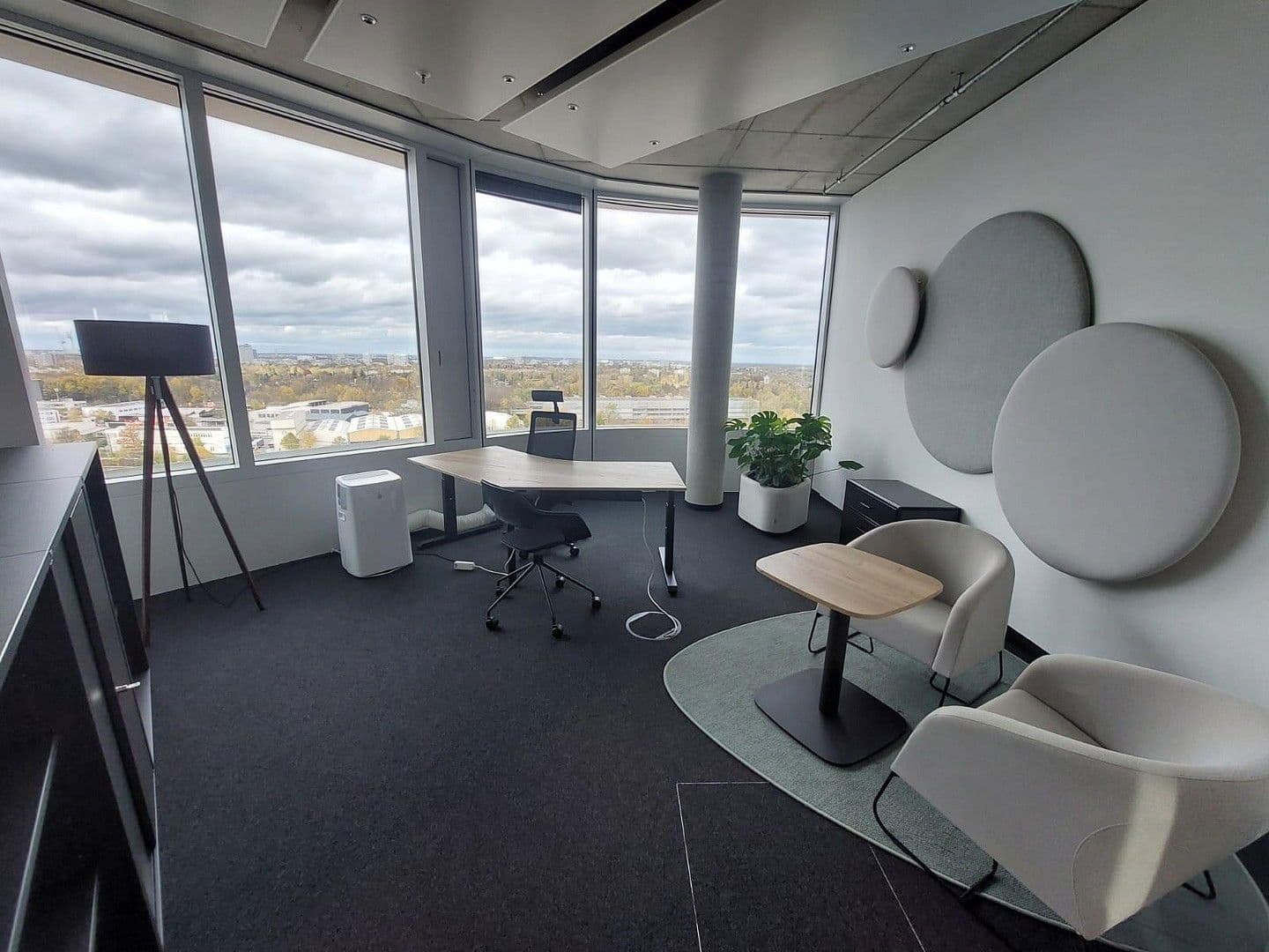 Pronájem kanceláře 420 m², Hermann-Weinhauser-Strasse 73, München, Bavorsko Pronájem kanceláře 420 m², Hermann-Weinhauser-Strasse 73, München, Bavorsko