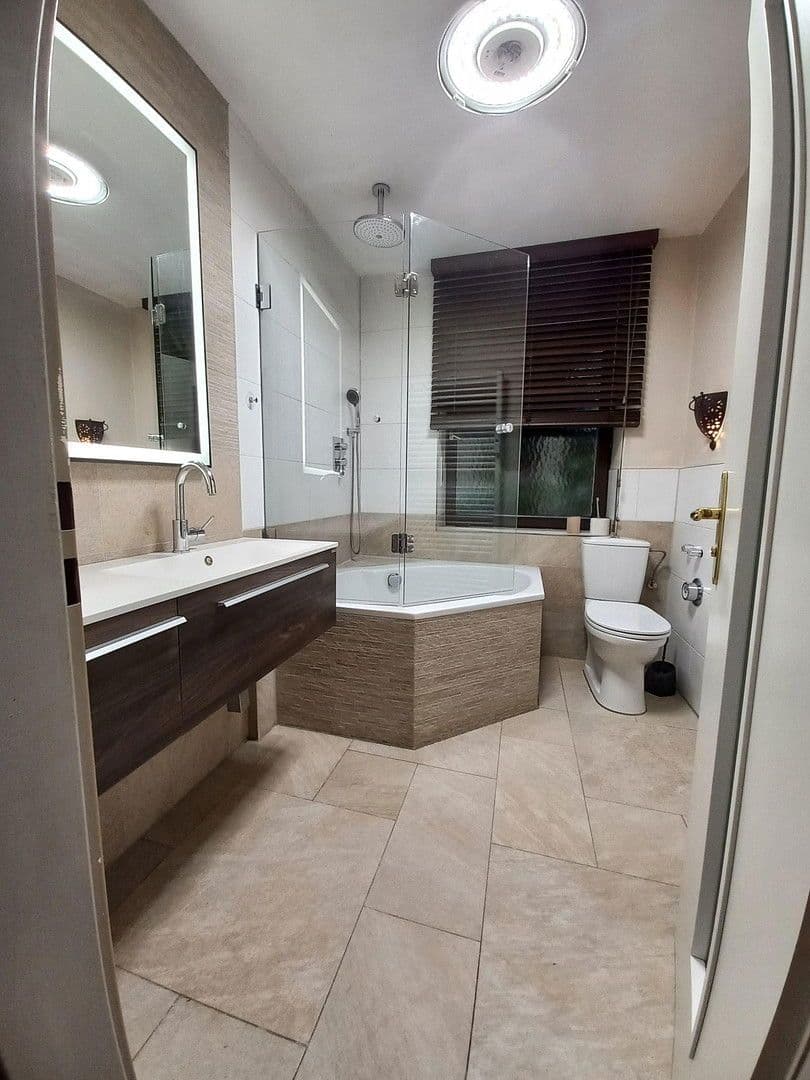 Prodej bytu 3+1 78 m², Bergstraße 16, Krailling, Bavorsko Prodej bytu 3+1 78 m², Bergstraße 16, Krailling, Bavorsko