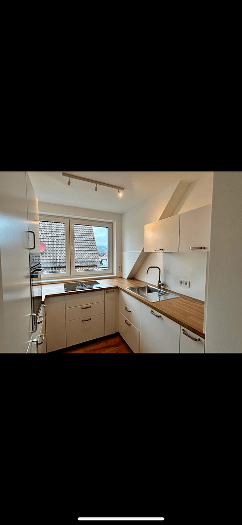 Pronájem bytu 3+1 109 m², Weilerbach, Porýní-Falc Pronájem bytu 3+1 109 m², Weilerbach, Porýní-Falc