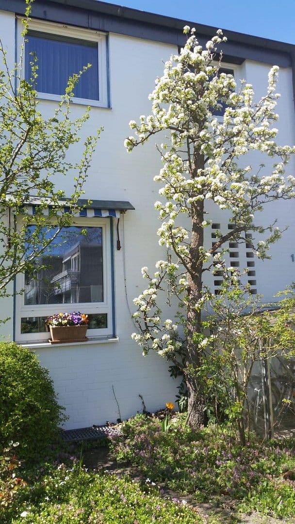 Pronájem domu 143 m², pozemek 300 m², Fröbelstraße 10, Burgwedel, Dolní Sasko Pronájem domu 143 m², pozemek 300 m², Fröbelstraße 10, Burgwedel, Dolní Sasko